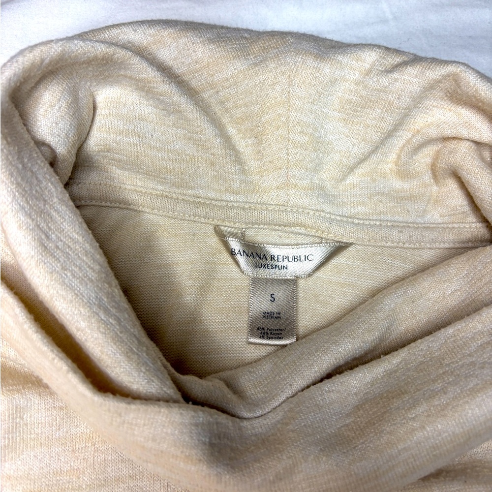 Banana Republic Luxespun Cream Turtle Neck